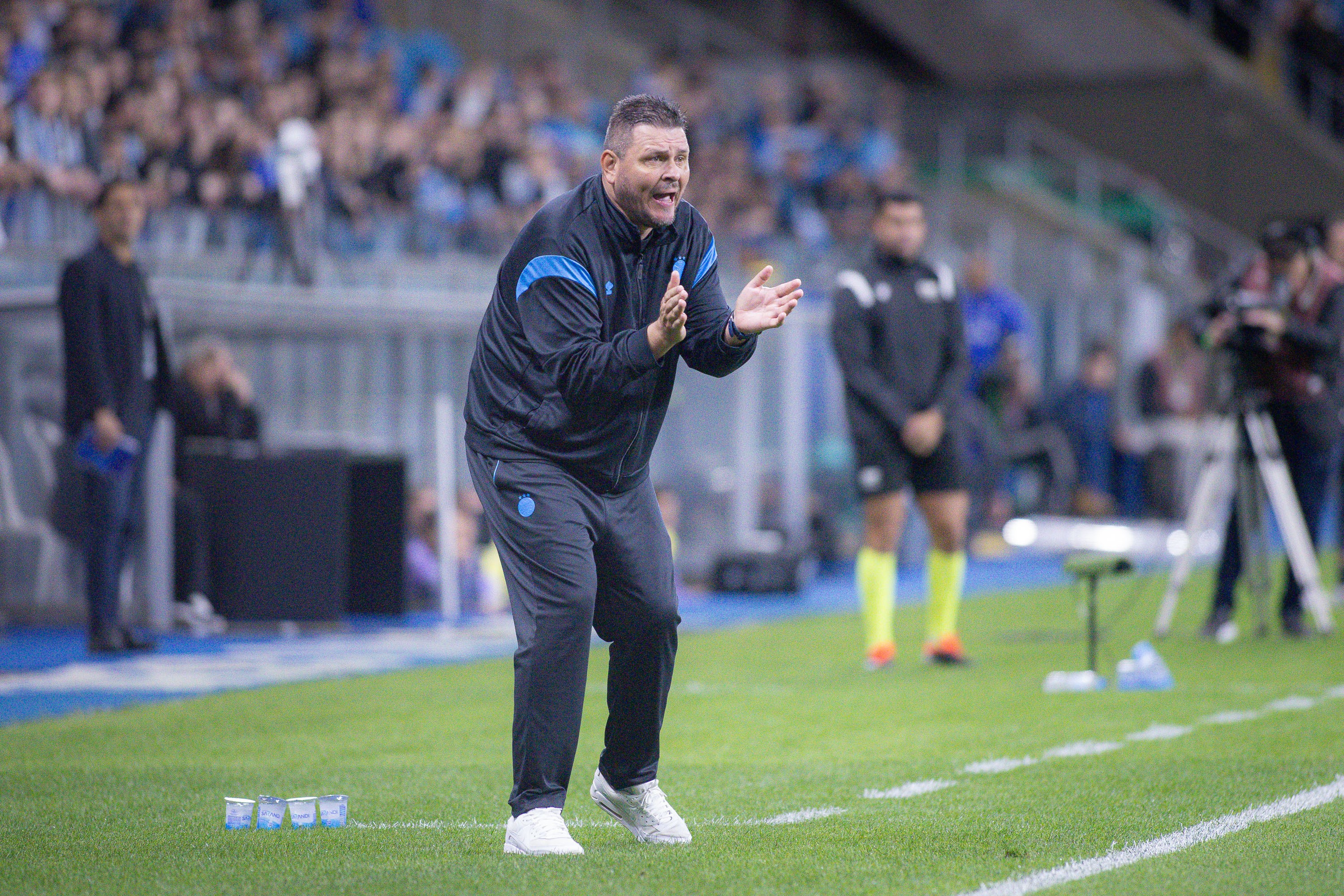 Auxiliar do Grêmio destaca quatro pontos em seis disputados 