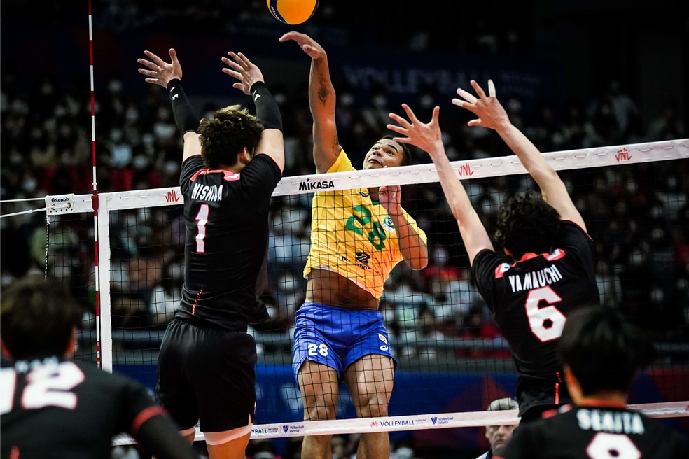 Brasil reage, mas Japão vence no tie-break e segue invicto na Liga das  Nações de vôlei - Gazeta Esportiva