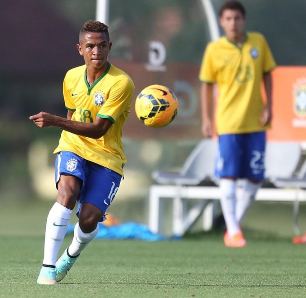 Leandrinho em ação pela seleção brasileira sub-17 — Foto: Arquivo Pessoal