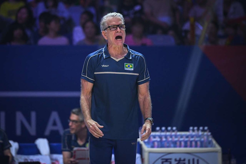 Bernardinho, Brasil x China, quartas de final da Liga das Nações Masculina de vôlei 2025 — Foto: Volleyball World