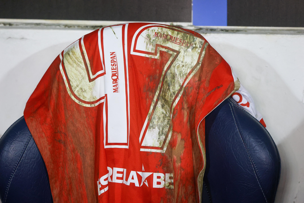 Camisa do Inter suja de lama &mdash; Foto: Ricardo Duarte/Inter