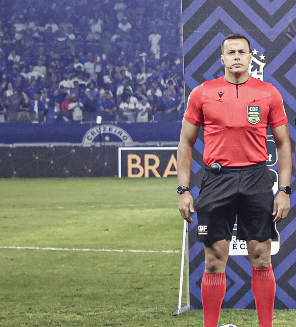 Michek Patrick como 4º árbitro no Campeonato Brasileiro — Foto: Staff images/Cruzeiro