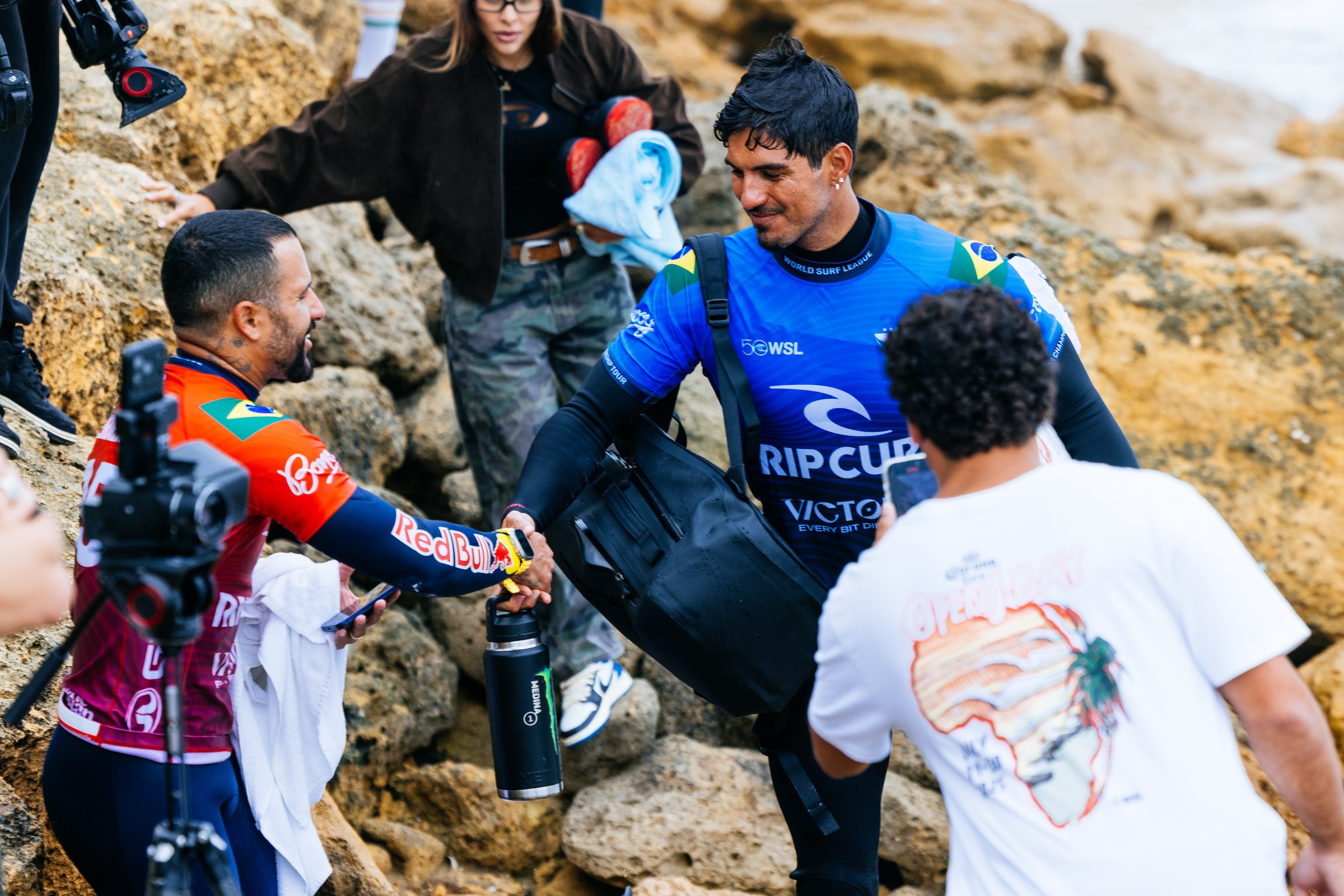 Medina x Italo tem duelo de aéreos alucinantes; veja melhores ondas