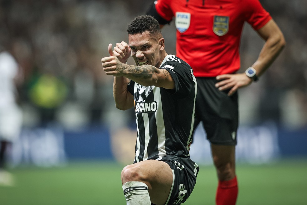 Paulinho comemora gol do Atlético-MG diante do Vasco — Foto: Pedro Souza / Atlético