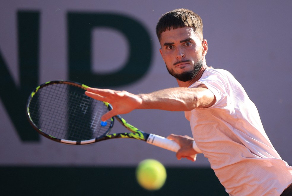 Dino Prizmic em Roland Garros — Foto: REUTERS/Guglielmo Mangiapane
