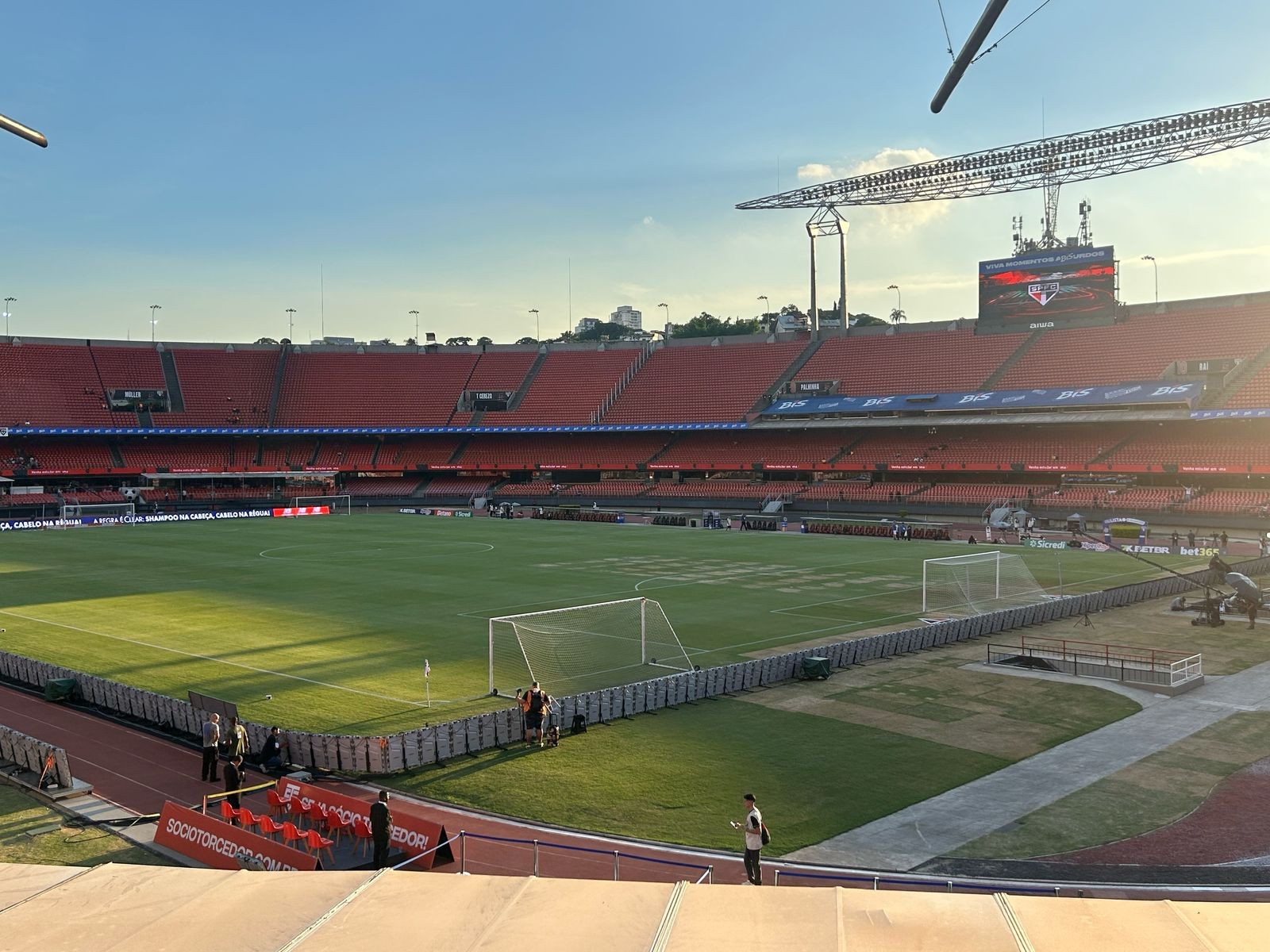 Estado do gramado do Morumbi após show de Shakira gera preocupações para o futebol