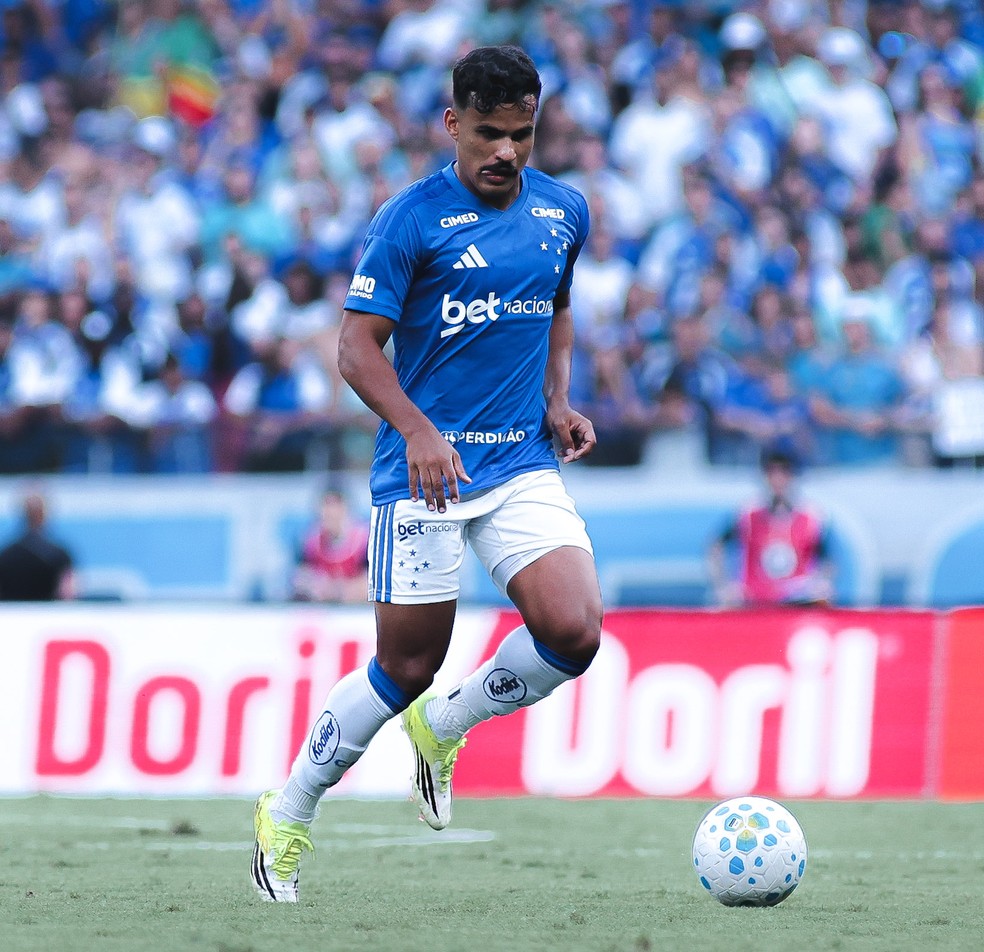 Kaiki em ação na partida entre Cruzeiro e Santos — Foto: Gustavo Martins/Cruzeiro
