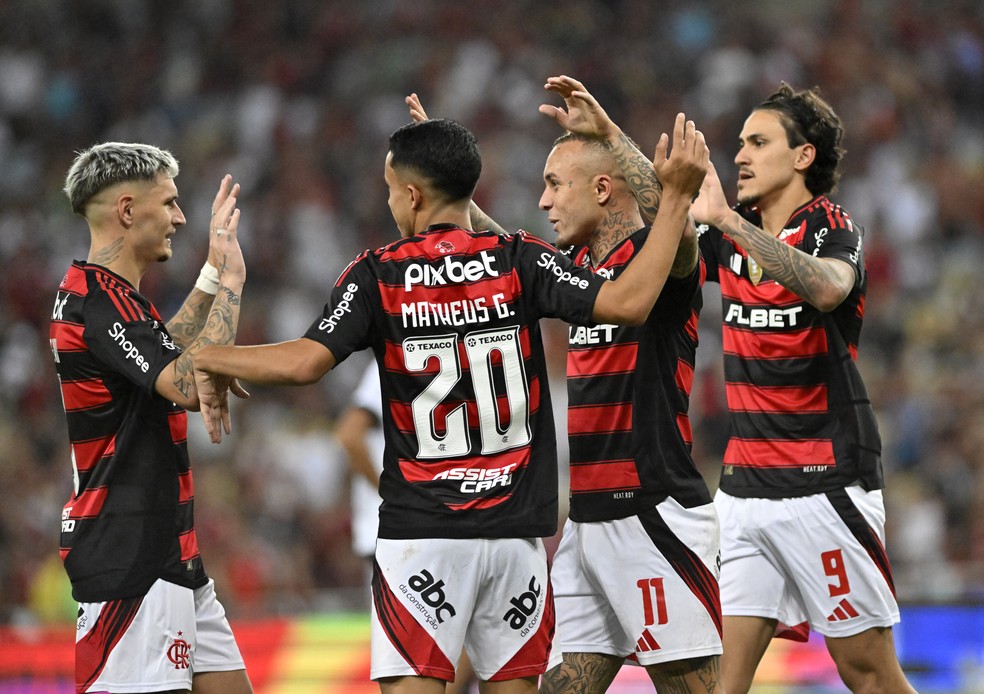 Varela, Matheus Gonçalves, Cebolinha e Pedro em Flamengo x Botafogo-PB — Foto: André Durão