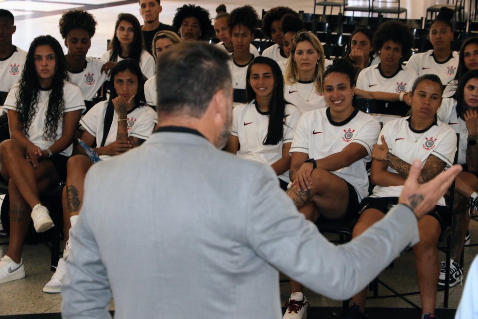Elenco do Corinthians teve primeiro encontro com Augusto Melo — Foto: Jose Manoel Idalgo/Ag.Corinthians