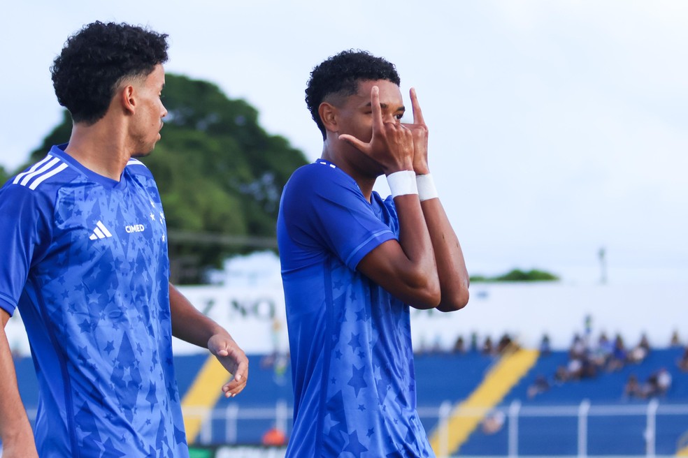 Kaique Kenji comemora o primeiro gol do Cruzeiro na Copinha, contra o Real Brasília — Foto: Jonatan Dutra