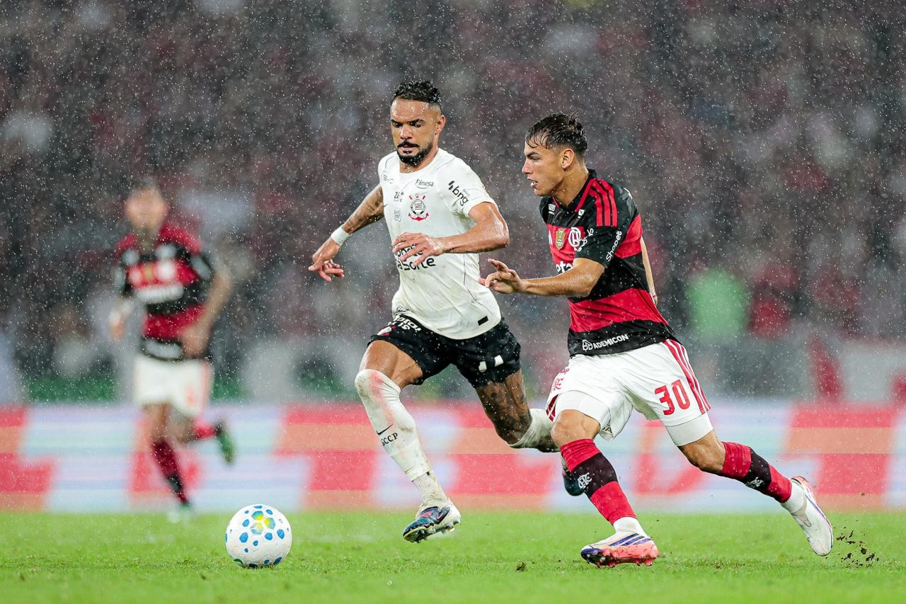 Freitas estreia no Maracanã com assistência e acelera adaptação ao Flamengo: "Venho para somar"