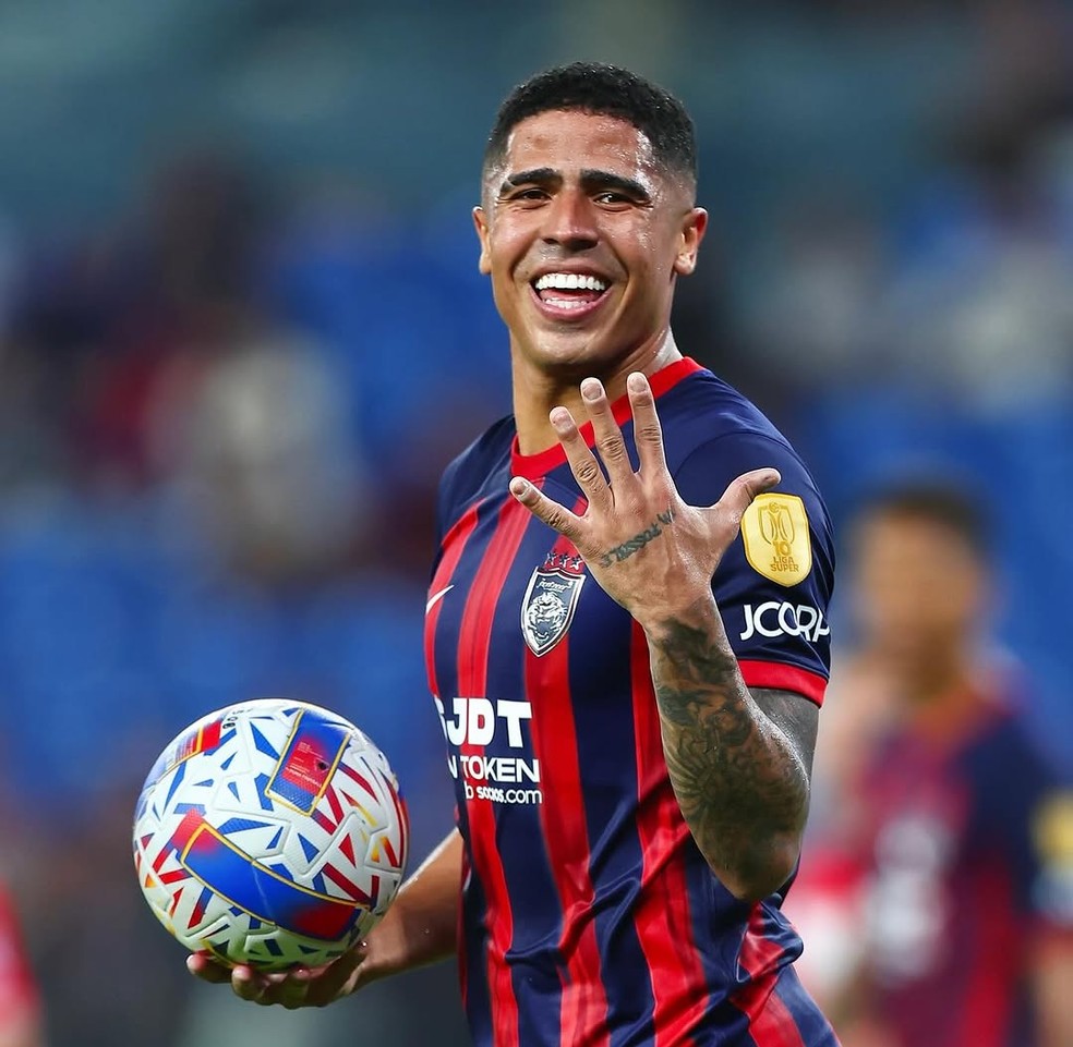 Bergson, ex-atacante do Fortaleza e Athletico-PR, atuando pelo Johor Darul, da Malásia — Foto: Divulgação | Johor Darul Ta'zim FC