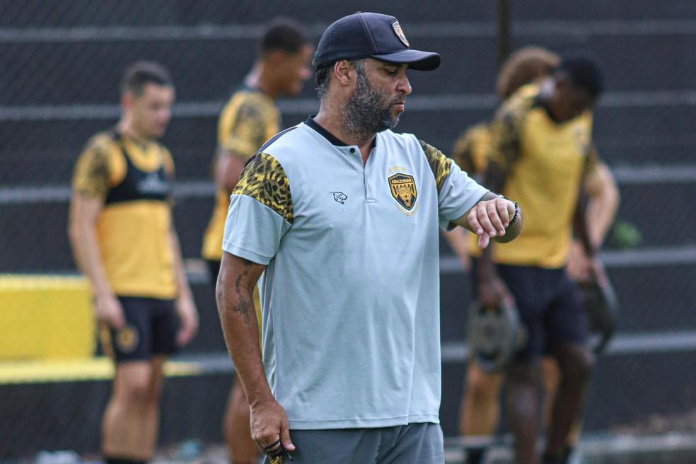 Ibson t&eacute;cnico interino do Amazonas &mdash; Foto: Jo&atilde;o Normando/Amazonas FC
