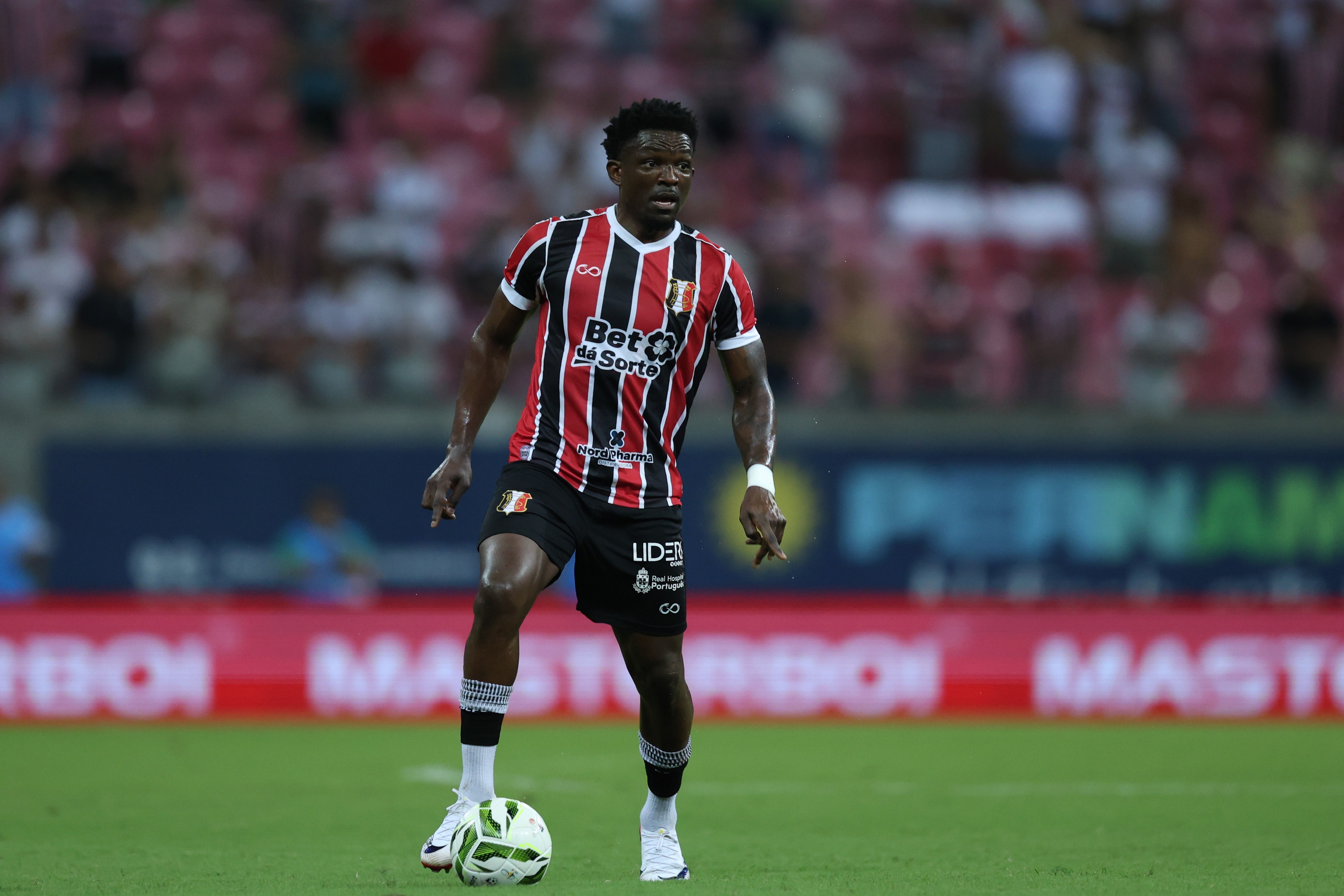 Santa Cruz comunica saídas de volante Wagner Balotelli e lateral-direito Israel