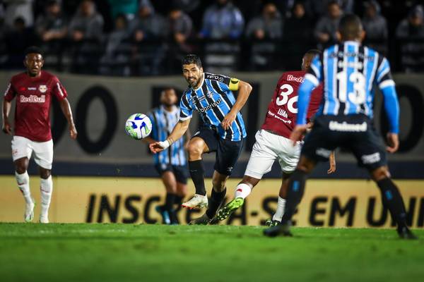 Análise: filme se repete fora de casa, Grêmio aceita domínio do Bragantino e postura compromete