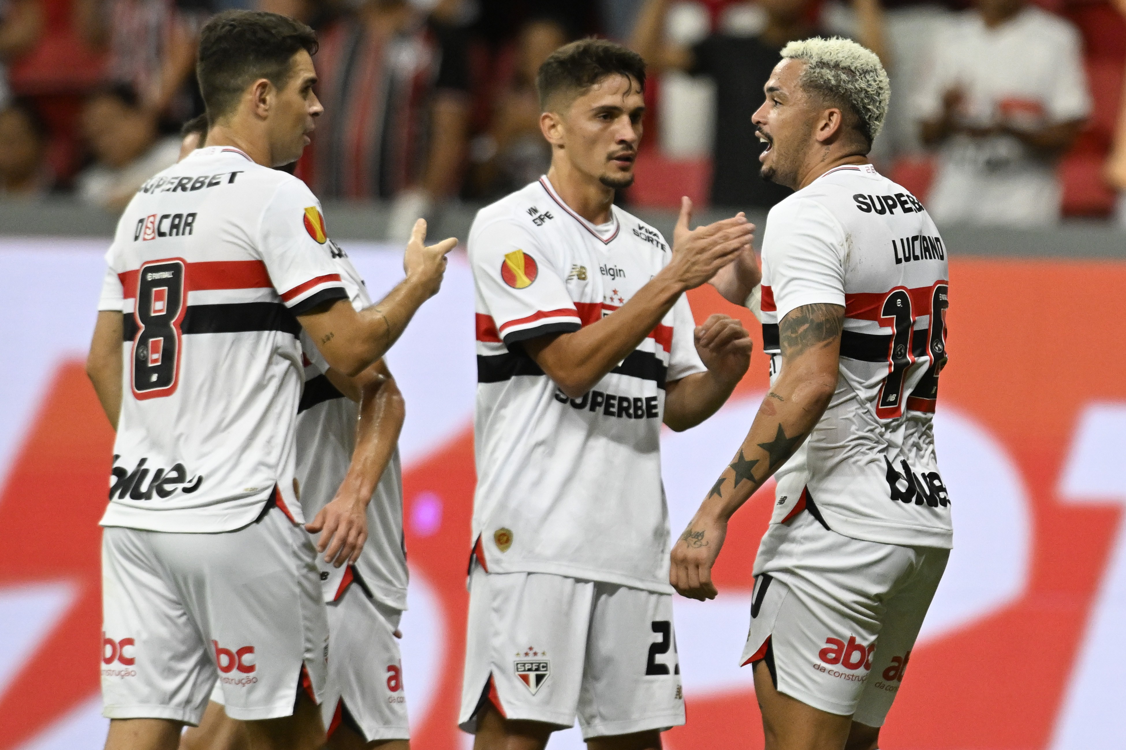 São Paulo e o Velo Clube: um voo promissor e futebol sem decolagem em Brasília