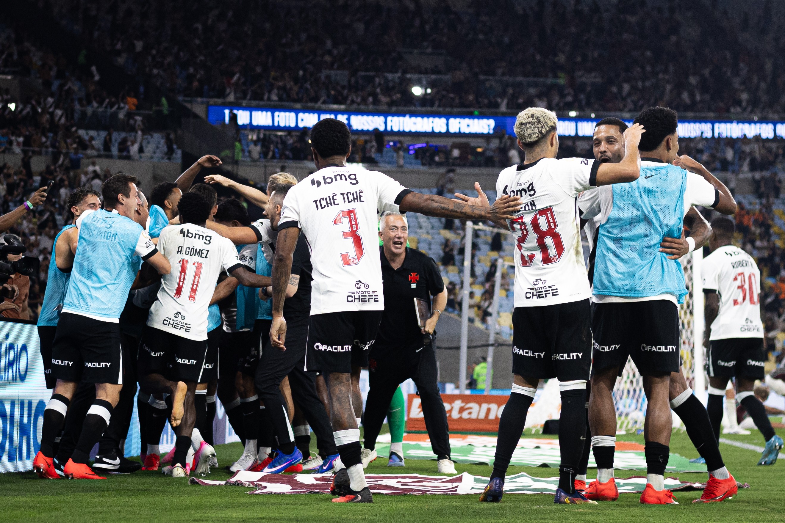 Vasco mantém base que eliminou Flu e enfrenta Bahia em busca da primeira vitória fora