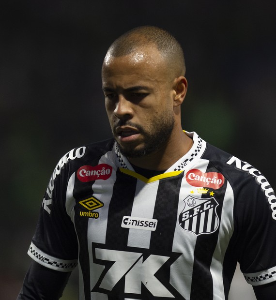 Jungle Fight 133: pesagem na Selva tem máscara de Homem-Aranha e