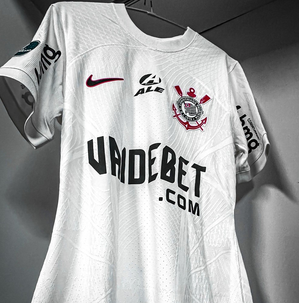 Camisa do Corinthians no vestiário da equipe — Foto: Rodrigo Coca / Ag.Corinthians