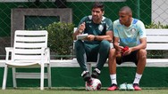 Palmeiras negocia venda de Jhon Jhon para o Bragantino; veja valores