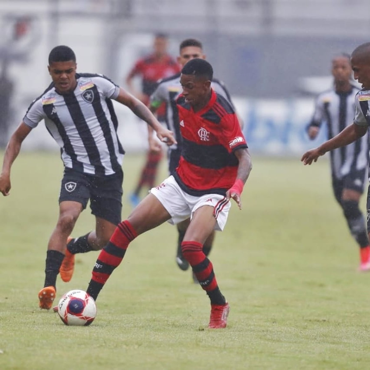 Flamengo vence o Botafogo e se classifica para a final do Carioca sub ...