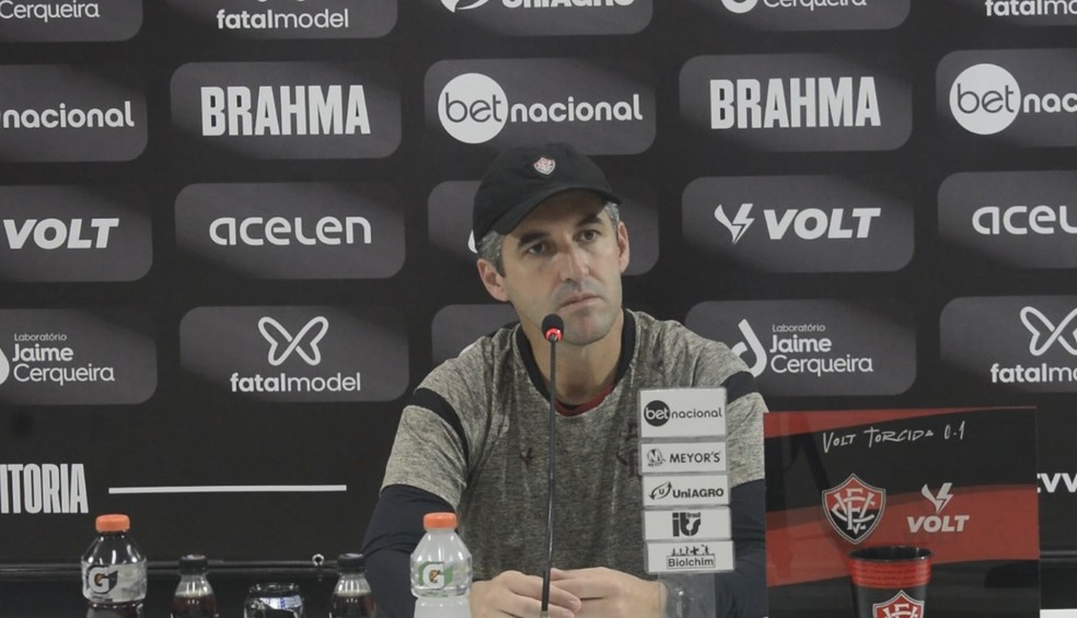 Léo Condé analisa derrota para o CRB — Foto: Reprodução/TV Vitória