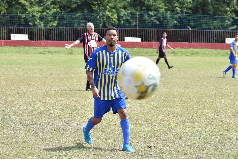Meia Rosinei jogo-treino — Foto: Filipe Rodrigues/GloboEsporte.com