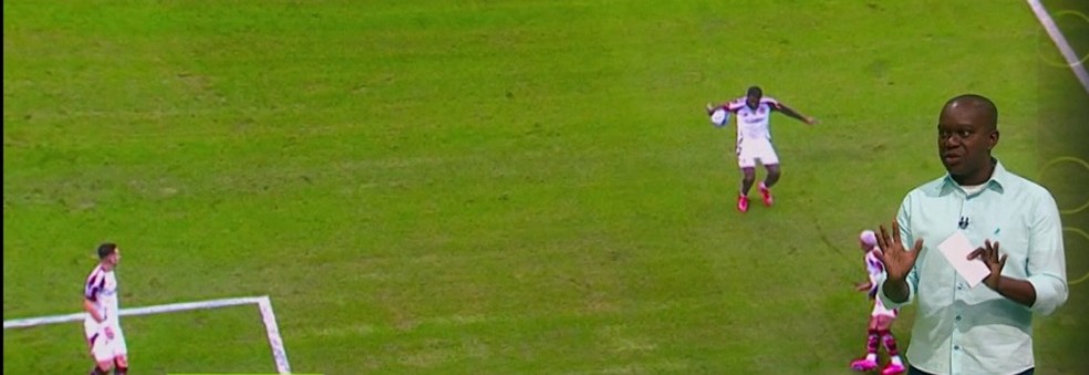 PC Oliveira analisa lance polêmico em Grêmio x Flamengo — Foto: Reprodução