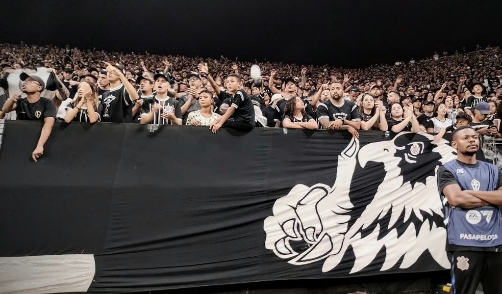 Pouco mais de 32 mil pessoas estiveram na partida entre Corinthians x Nacional-PAR — Foto: Marcos Ribolli