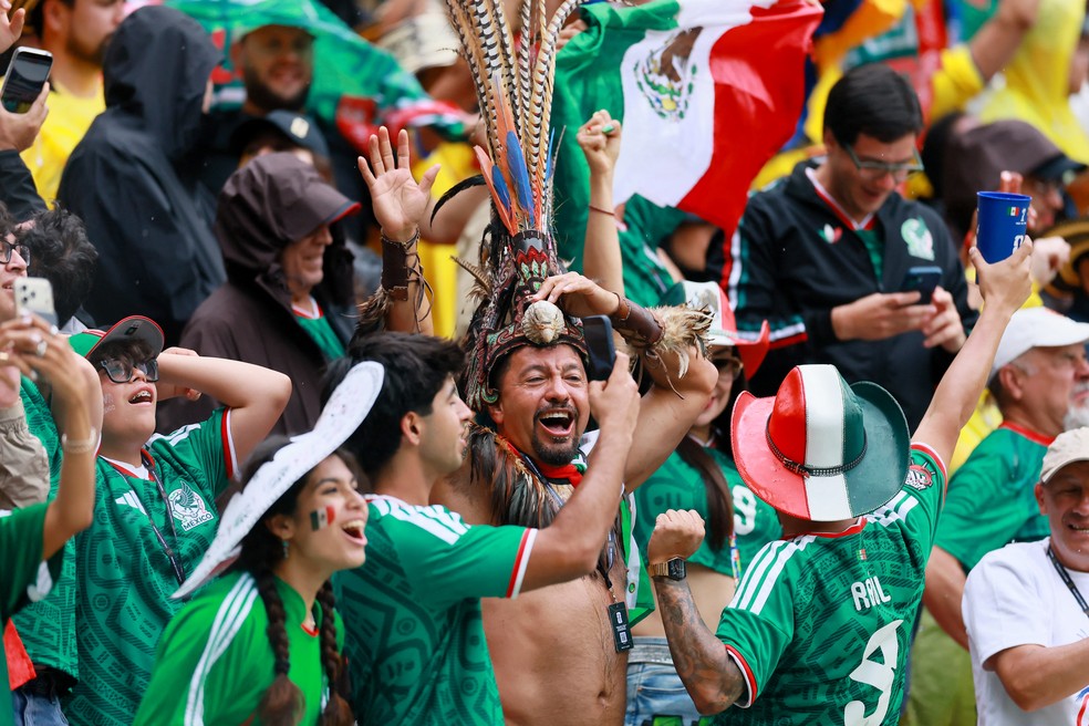 Torcida comemora gol no Estádio Azteca - Estádio Azteca