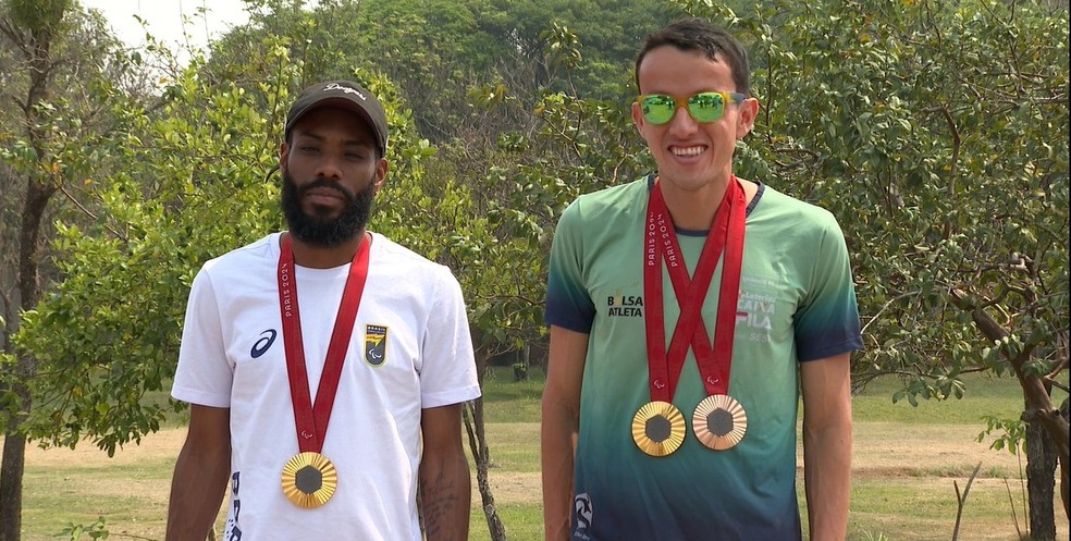 Yeltsin Jacques e o guia Guilherme Santos são inspirações para jovens atletas — Foto: Mateus Nunes