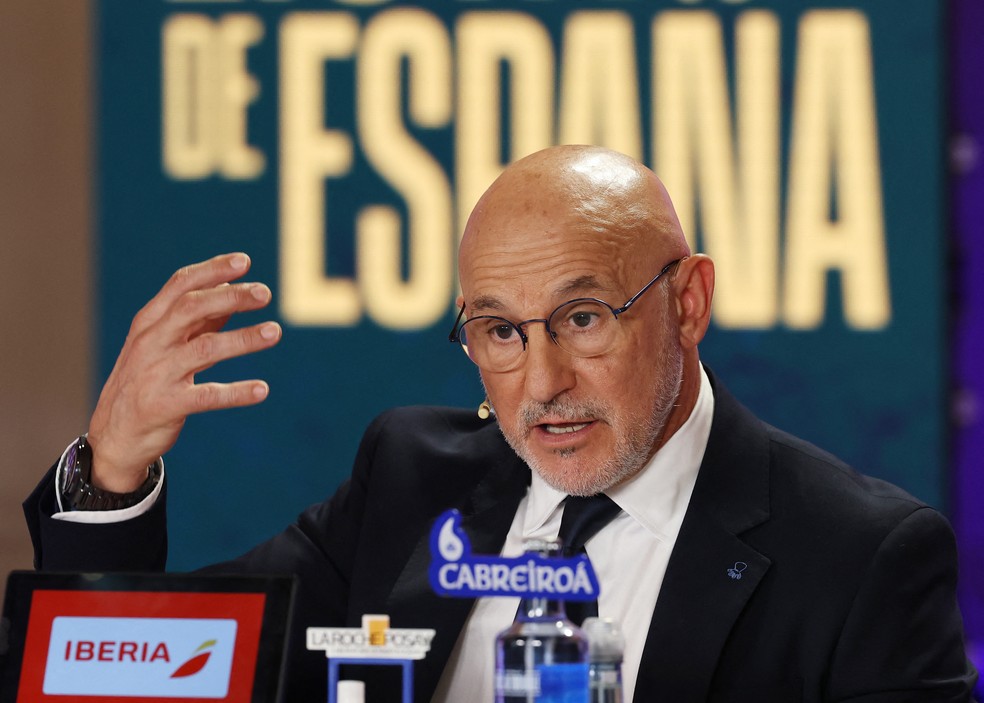 Luis de la Fuente convoca jogadores da Espanha — Foto: REUTERS/Kacper Pempel