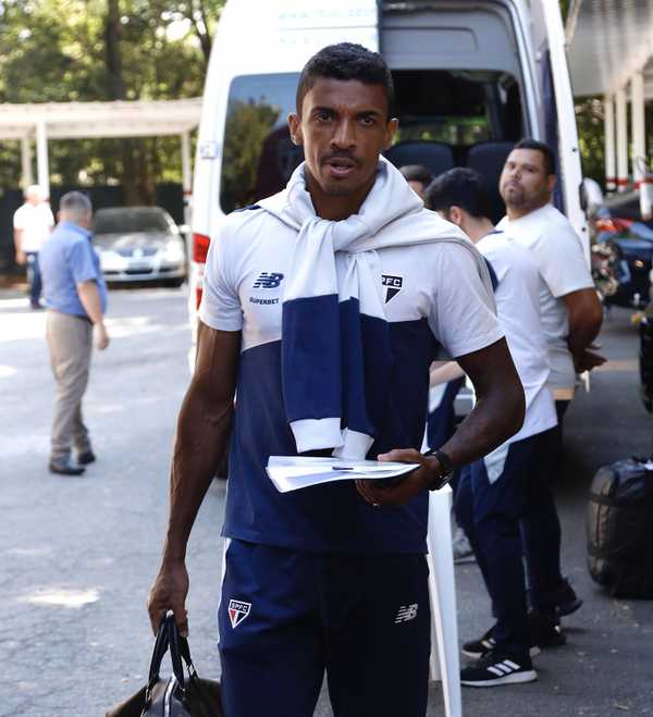 A Resiliência de Luiz Gustavo: Volante Se Destaca e Se Consolida no São Paulo
