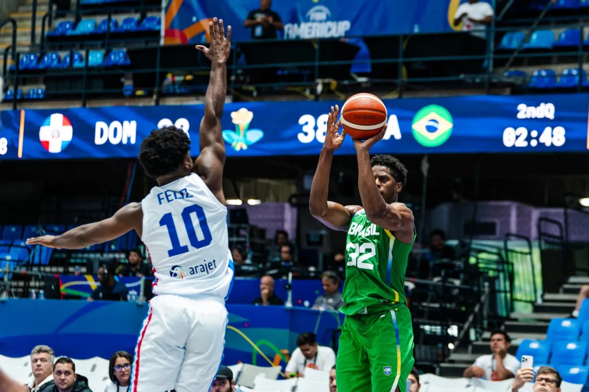 Com Georginho inspirado, Brasil vence República Dominicana e avança na