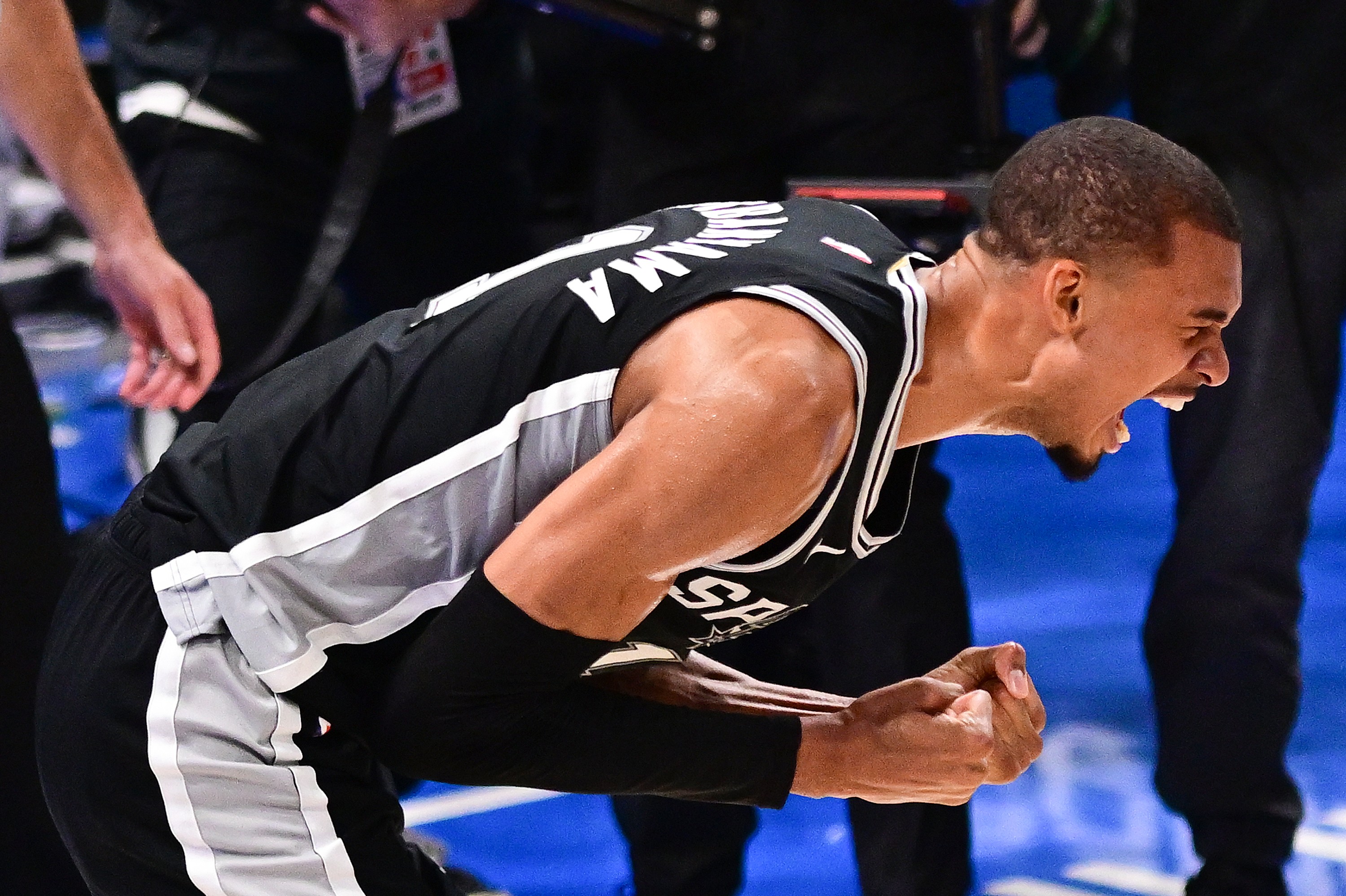 Spurs vencem Thunder e garantem vaga na final da NBA