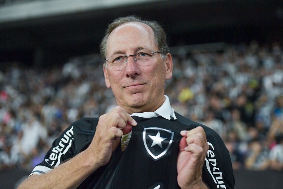 John Textor em Botafogo x Corinthians, pelo Brasileir�o 2025 � Foto: Thiago Ribeiro/AGIF