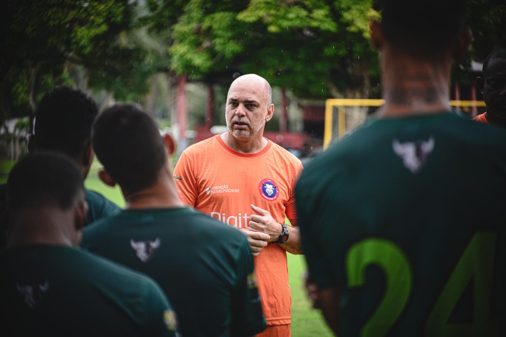 Maurinho Fonseca, t&eacute;cnico do Parintins &mdash; Foto: Chic&atilde;o Marques/RPE Parintins