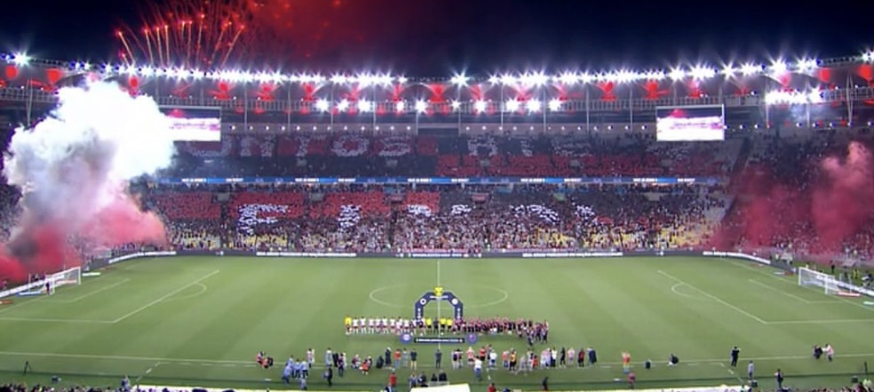 Mosaico da torcida do Flamengo deu errado no Maracanã — Foto: Reprodução