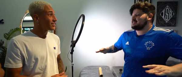 Ano de celibato e tatuagem de Robert: torcedor do Cruzeiro cumpre promessas por vaga na Série A