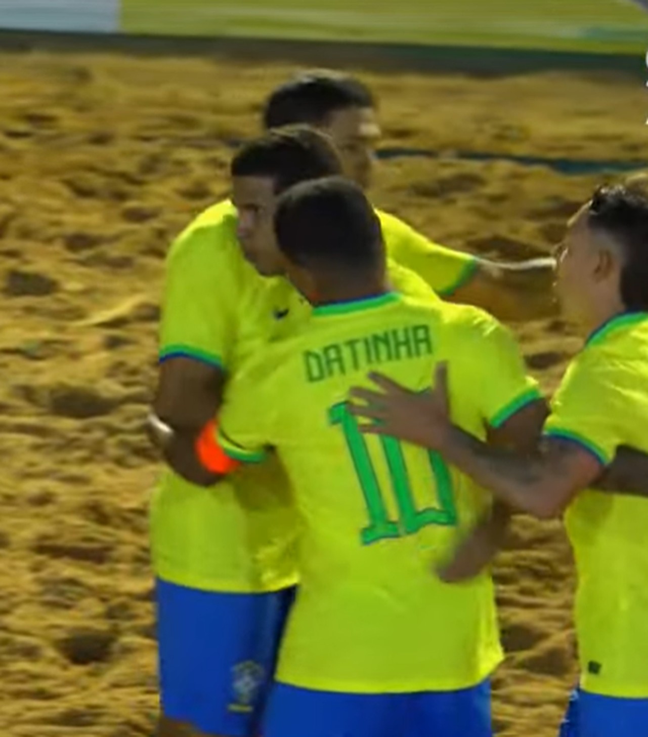 Brasil goleia a Colômbia e garante vaga na final da Copa das Nações de futebol de areia