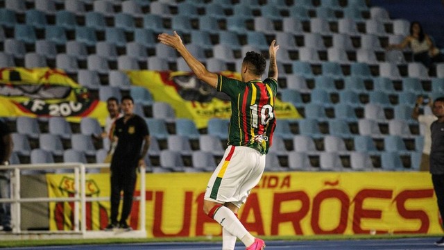 João Felipe comemora gols pelo Sampaio contra o São José pela Série C do Campeonato Brasileiro