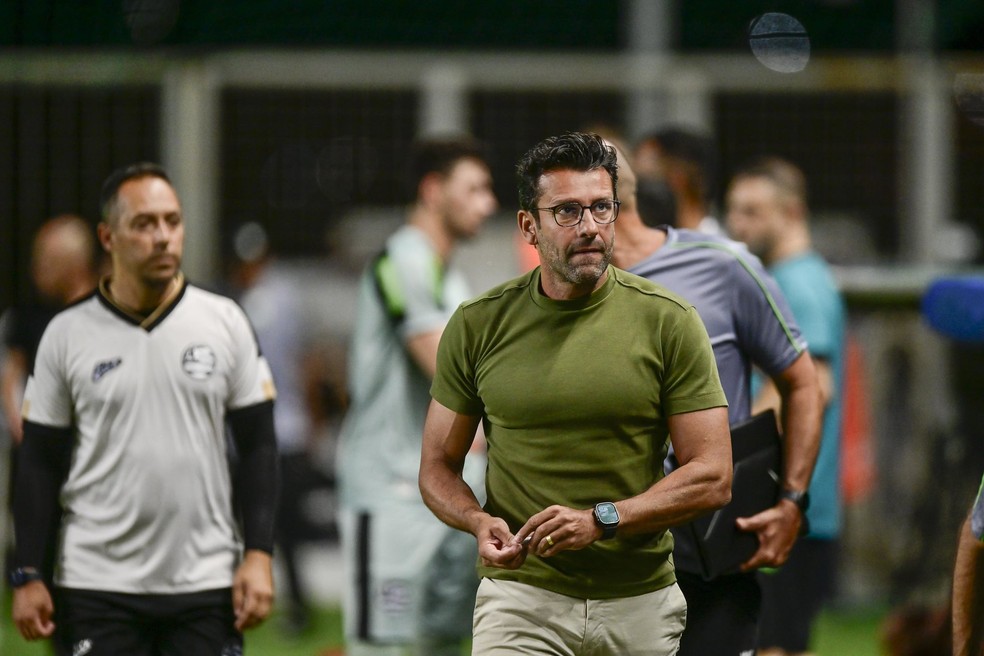 Alberto Valentim, técnico América-MG. Campeonato Mineiro — Foto: Mourão Panda/América