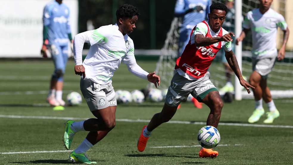 Além do talento em campo, craques do Brasileirão desfilam beleza