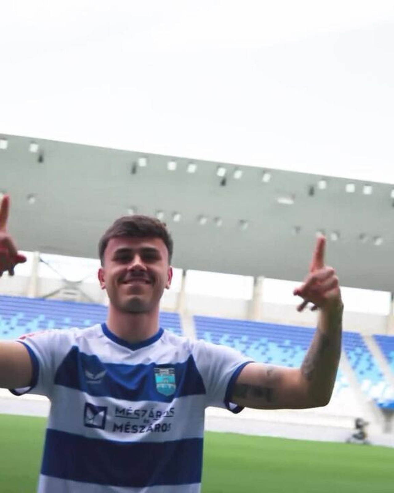 Pedro Lima, do Palmeiras, retorna ao Brasil para decidir futuro no futebol