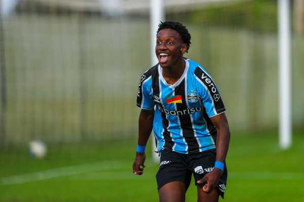 Negociação do Grêmio com o Chelsea por Gabriel Mec segue em andamento.