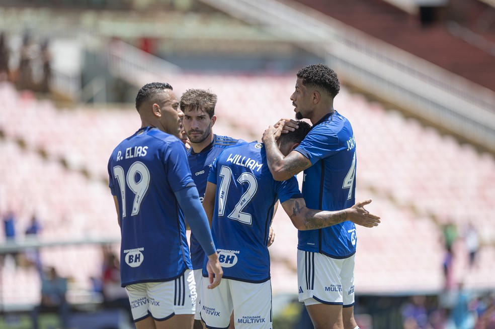 Jogadores do Cruzeiro comemoram gol de William diante do Pouso Alegre — Foto: Divulgação/CEC