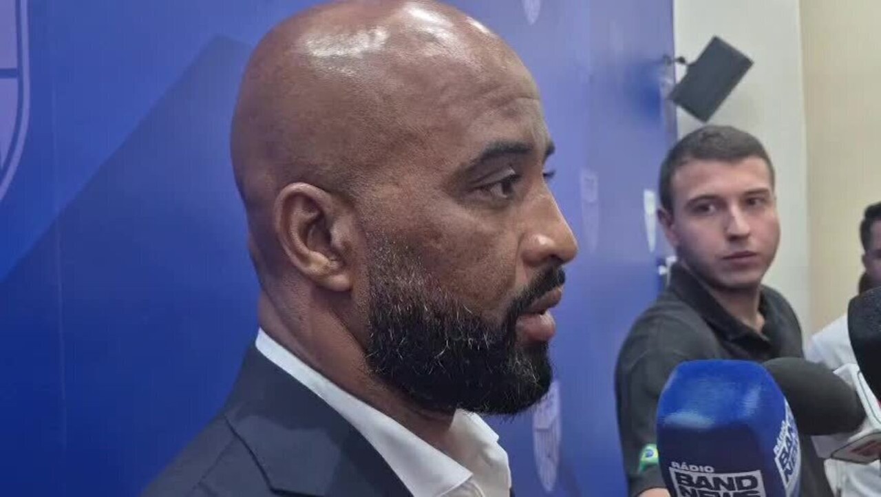 Corinthians acumula quatro laterais-esquerdos e avalia possíveis saídas