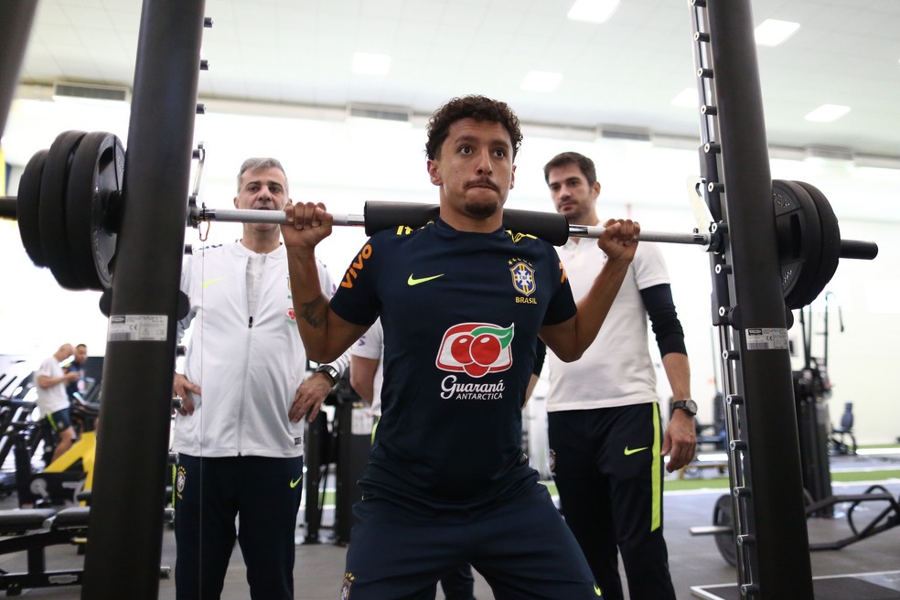 Jogadores correm até 11km por partida de futebol · GinasticShop -  Assistência Técnica de Fitness do Brasil