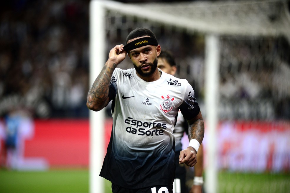 Corinthians tem d&iacute;vida total acumulada acima de R$ 2,4 bilh&otilde;es &mdash; Foto: Marcos Ribolli