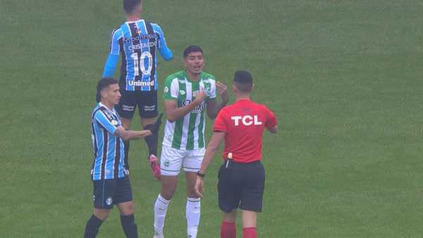 Defesa do Grêmio comete erros e recebe notas baixas em derrota